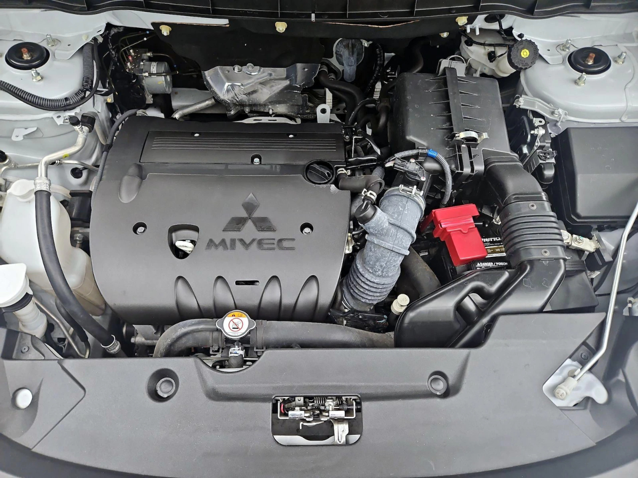 Mitsubishi Outlander Sport 2.0 ES 4WD 2024