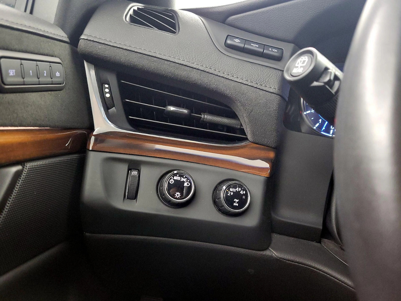 Cadillac Escalade Luxury 4WD 2020