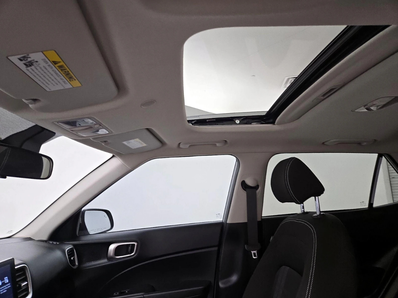 2025 Hyundai Venue SEL - Photo 24