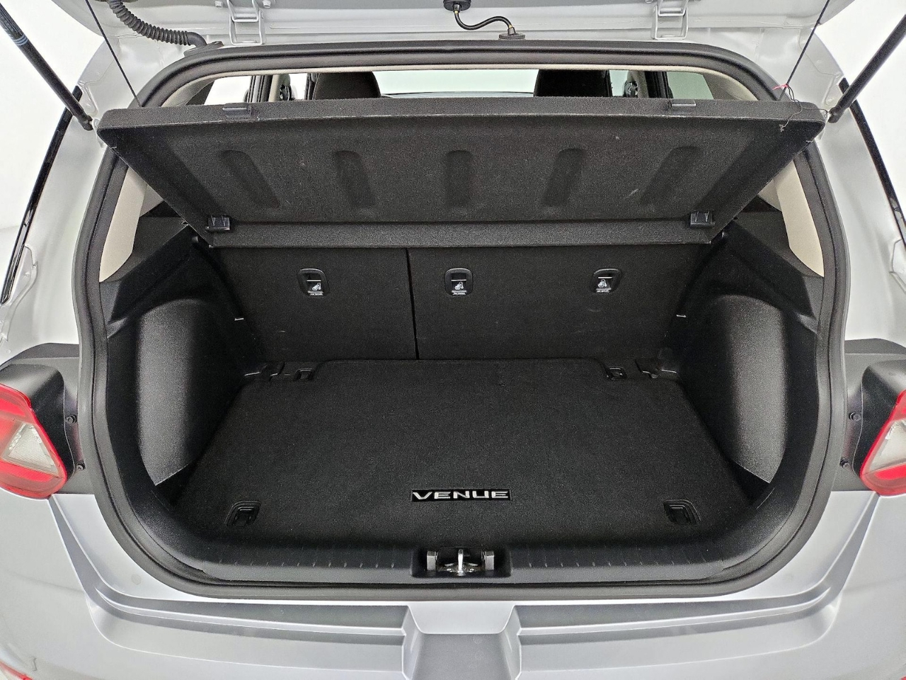 2025 Hyundai Venue SEL - Photo 26