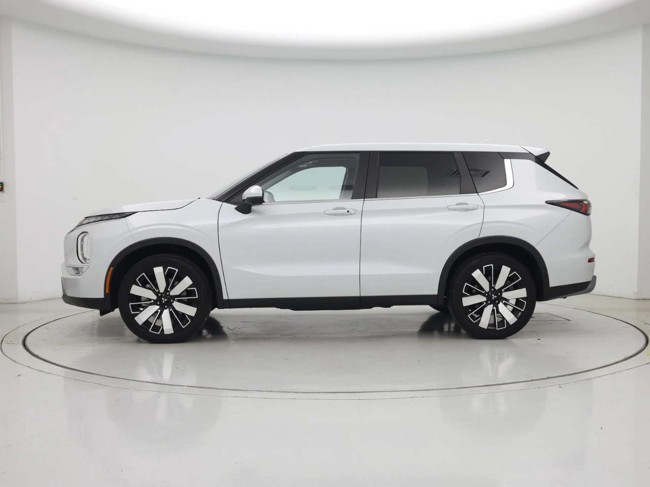 Mitsubishi Outlander SE 2WD 2025