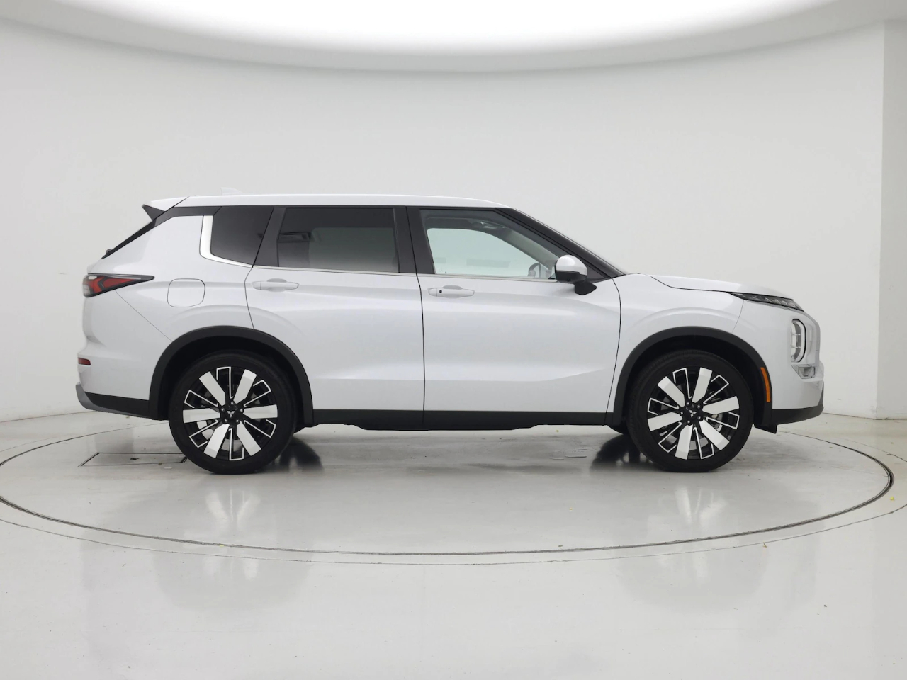 Mitsubishi Outlander SE 2WD 2025