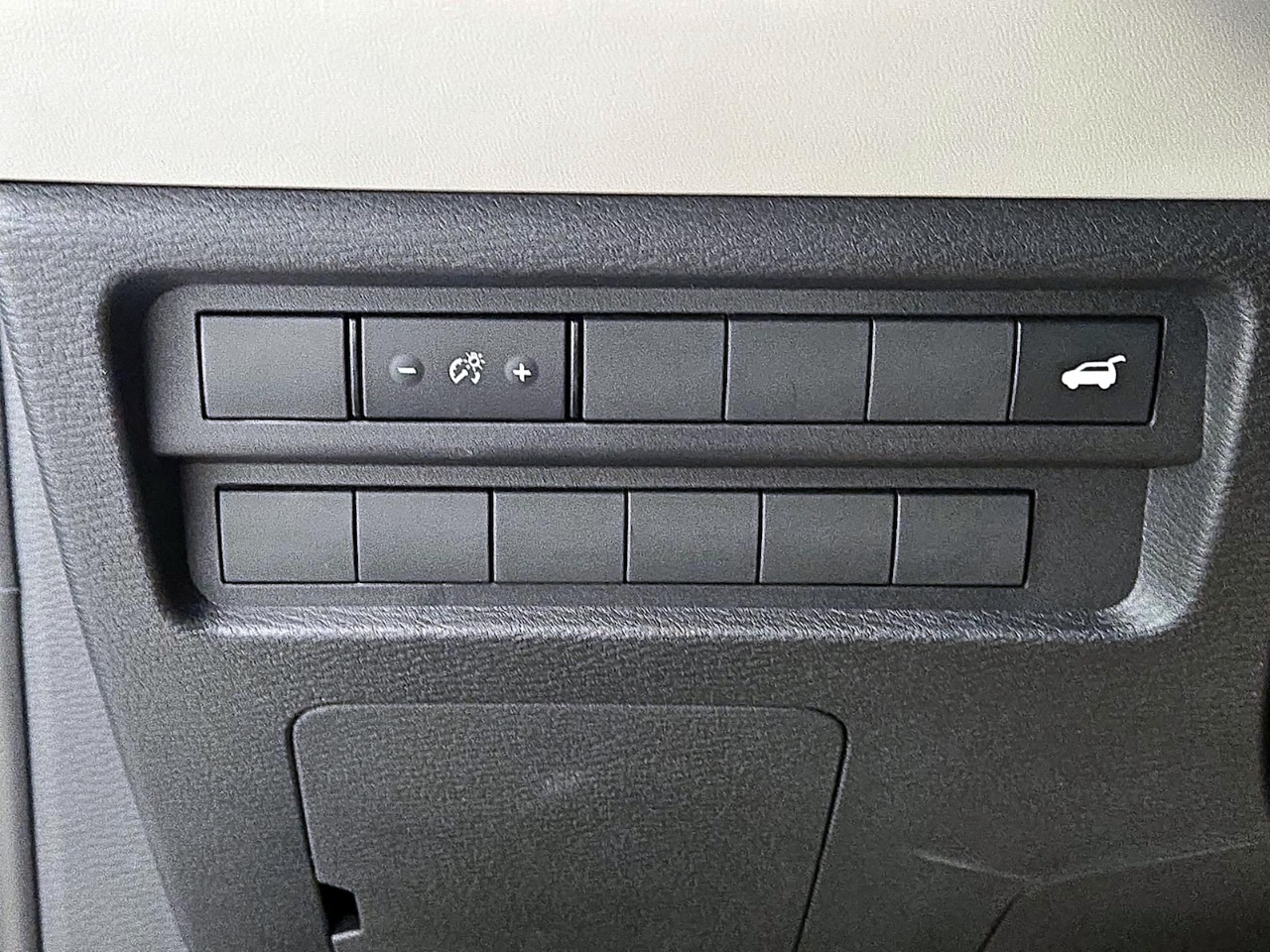 Mitsubishi Outlander SE 2WD 2025