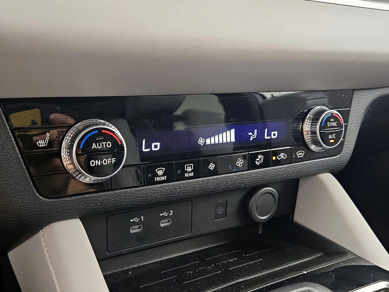 Mitsubishi Outlander SE 2WD 2025
