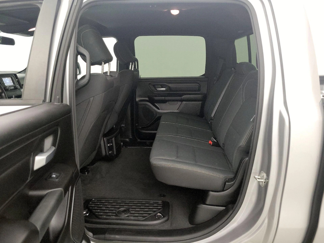 RAM 1500 Classic Tradesman Crew Cab SWB 2WD 2024