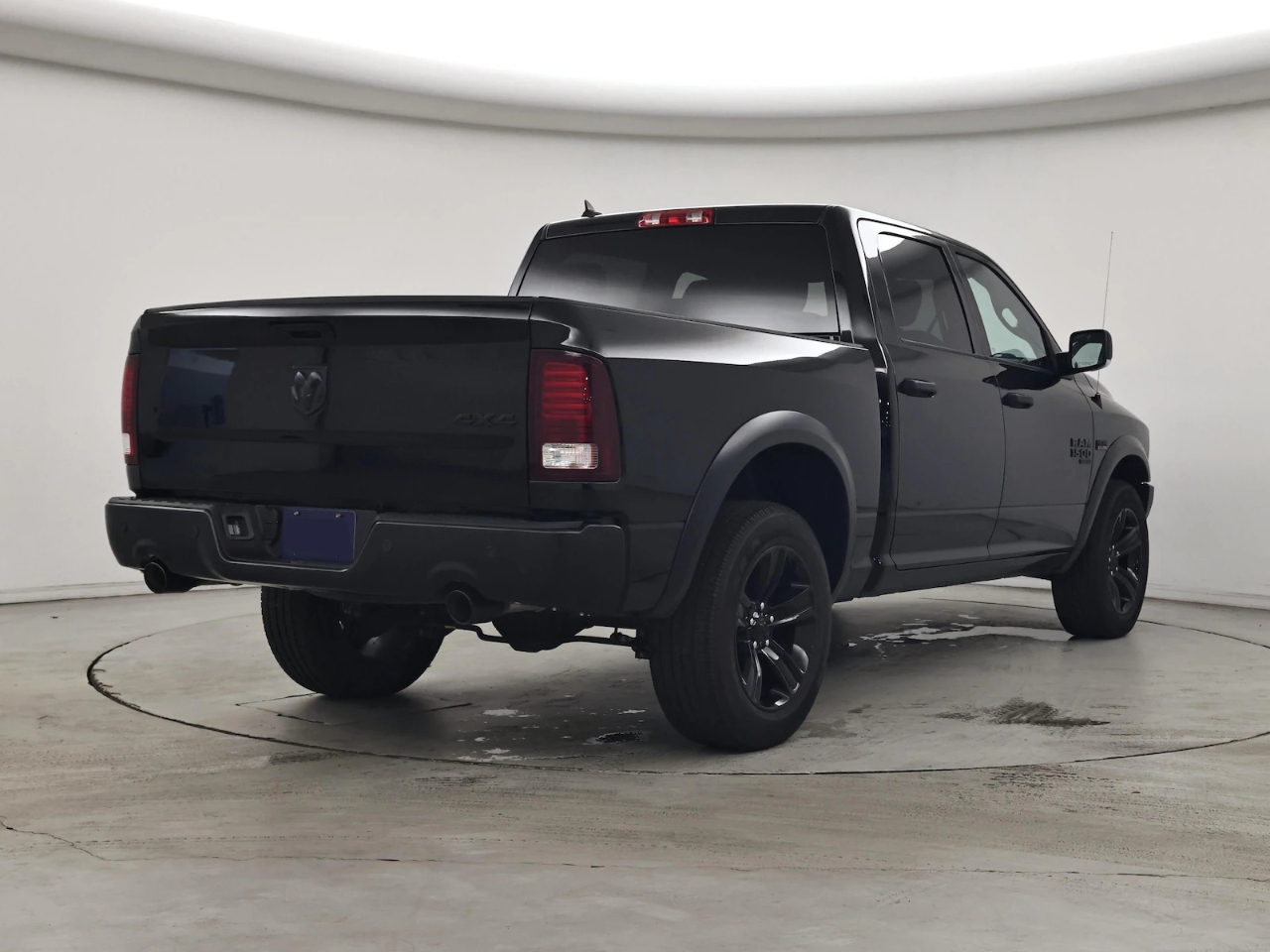 RAM 1500 Classic Tradesman Crew Cab SWB 2WD 2024