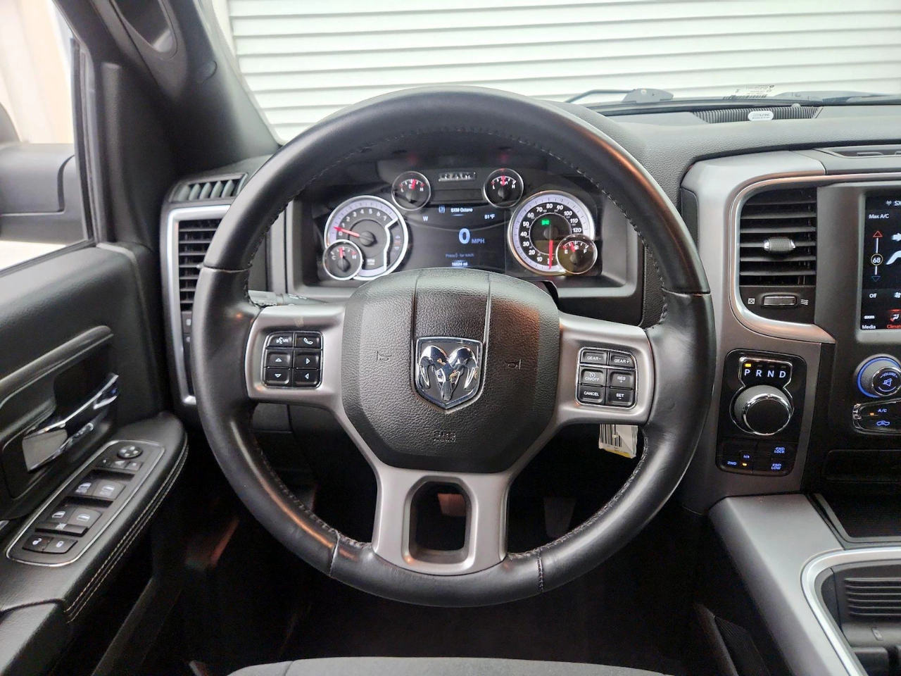 RAM 1500 Classic Tradesman Crew Cab SWB 2WD 2024
