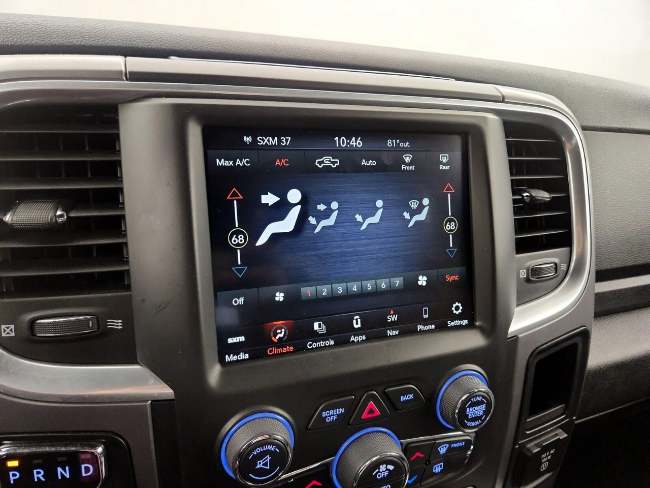 RAM 1500 Classic Tradesman Crew Cab SWB 2WD 2024