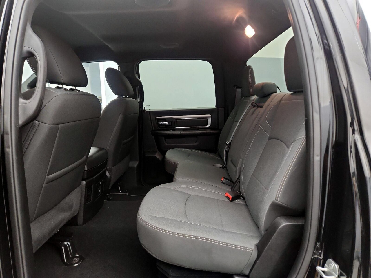 RAM 1500 Classic Tradesman Crew Cab SWB 2WD 2024