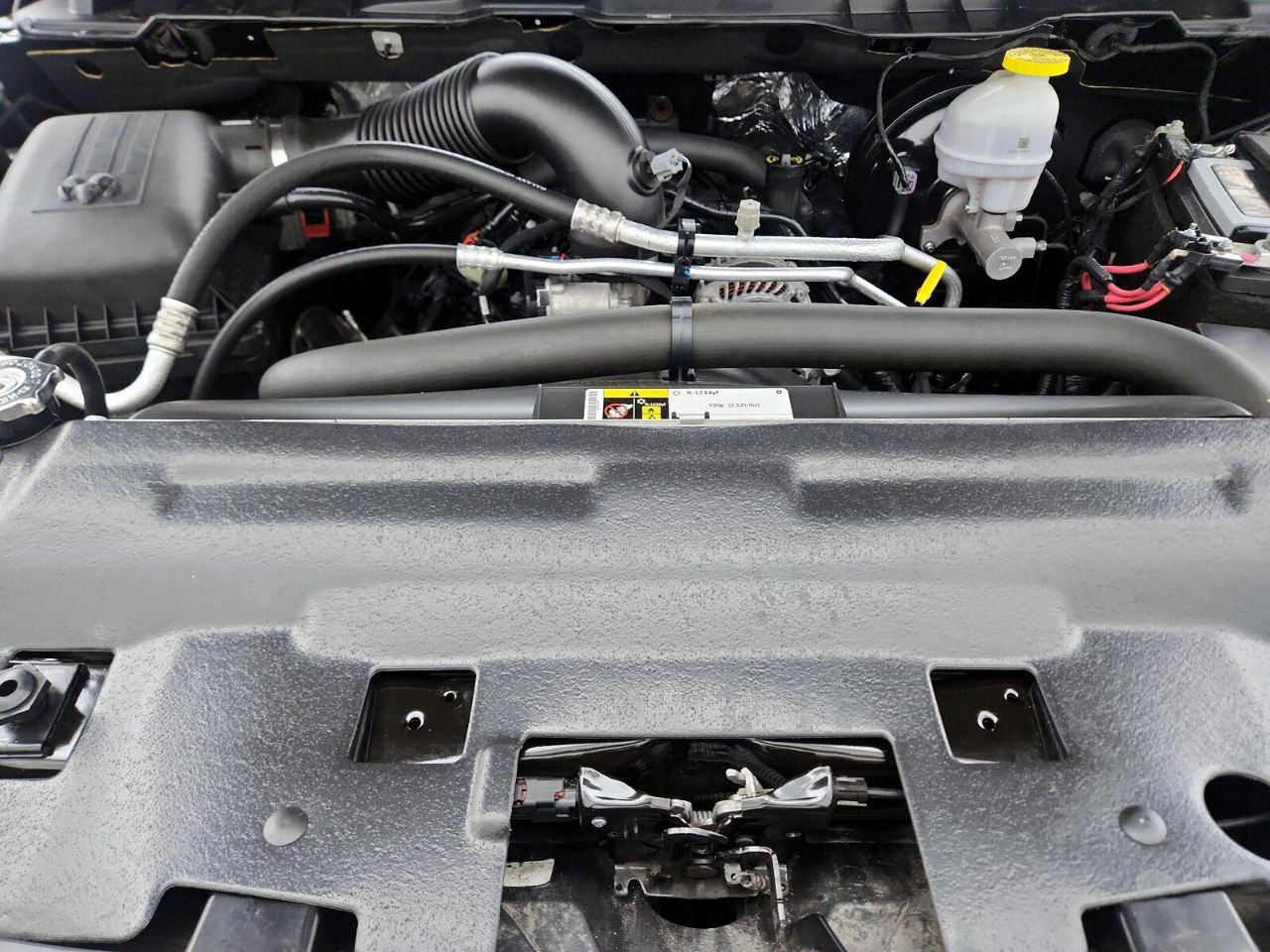 RAM 1500 Classic Tradesman Crew Cab SWB 2WD 2024