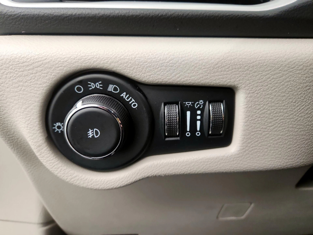 Chrysler Pacifica Touring L 2023