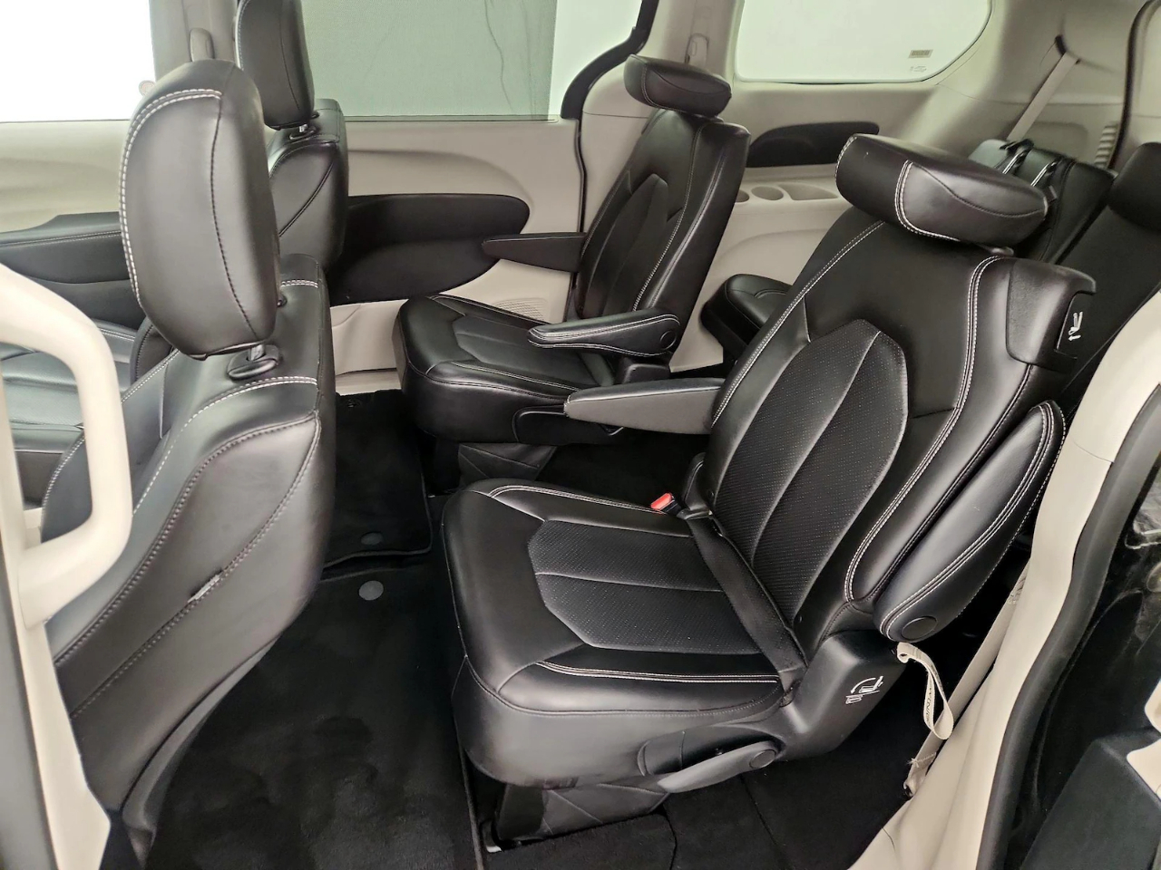 Chrysler Pacifica Touring L 2023