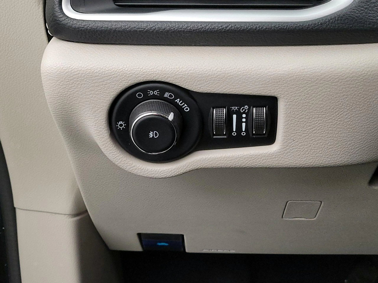 Chrysler Pacifica Hybrid Touring L 2023