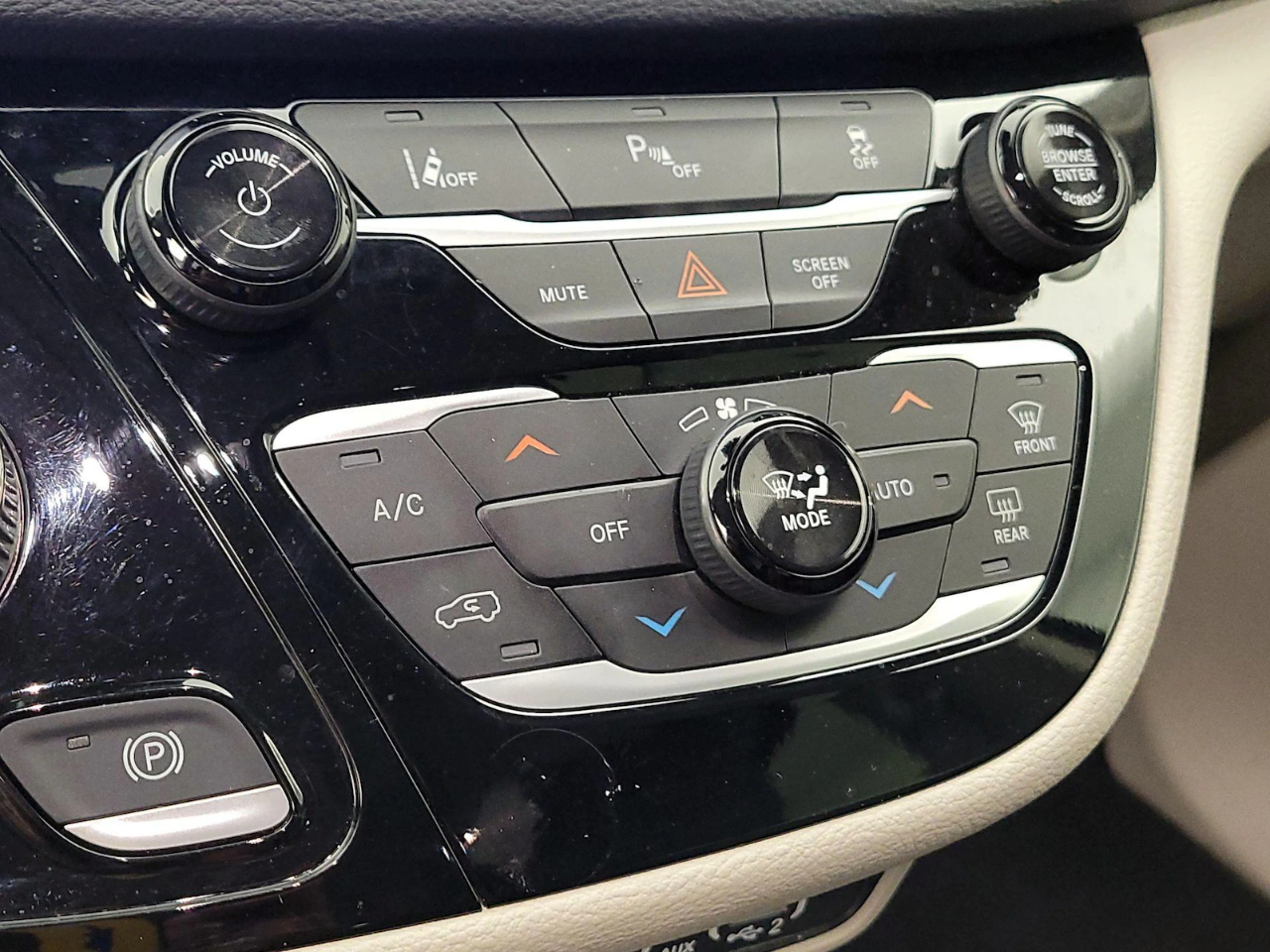 Chrysler Pacifica Hybrid Touring L 2023