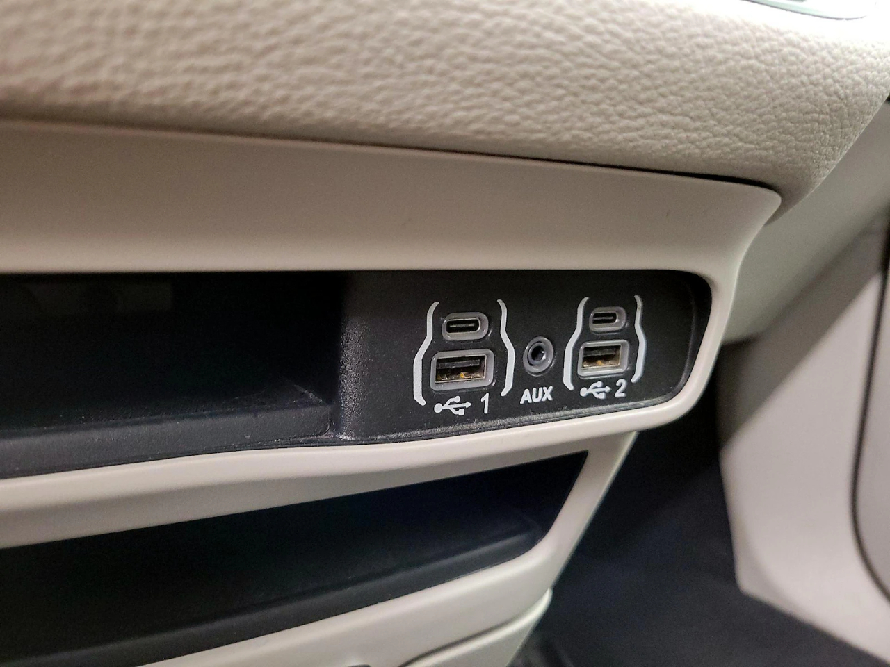 Chrysler Pacifica Hybrid Touring L 2023