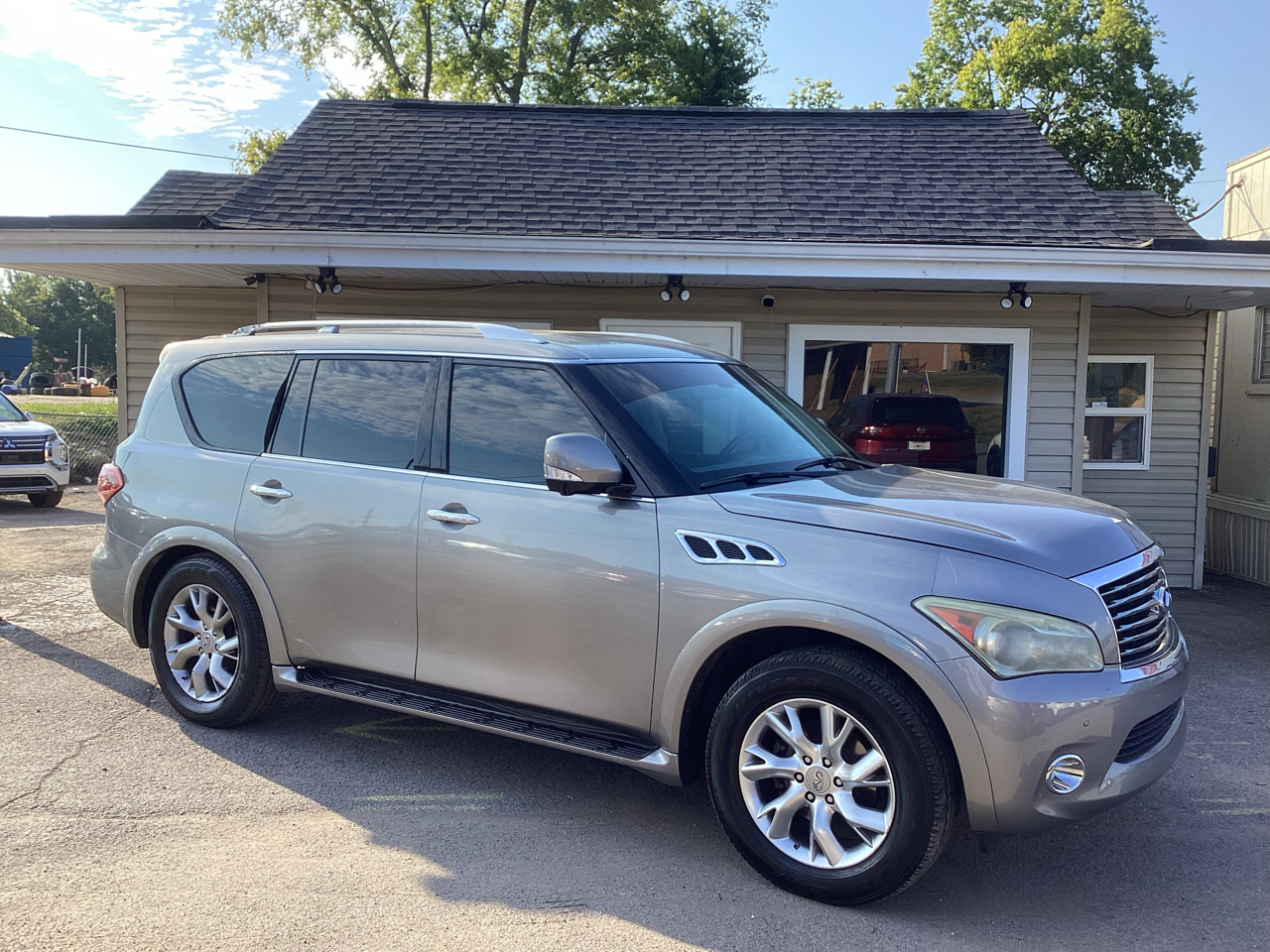 Infiniti QX56 4WD 2013