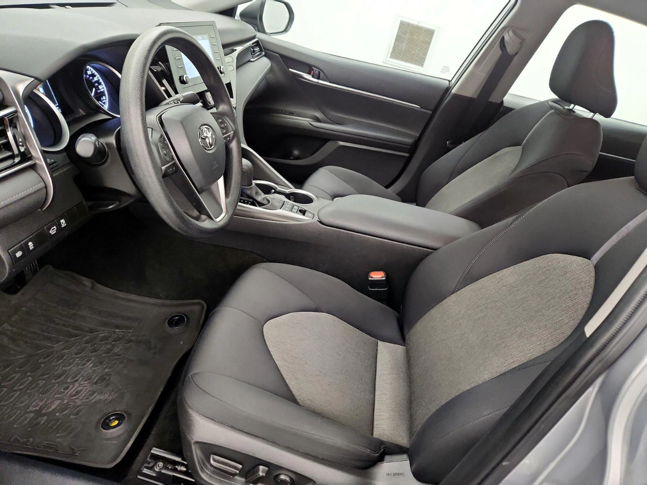 Toyota Camry Hybrid LE 2022
