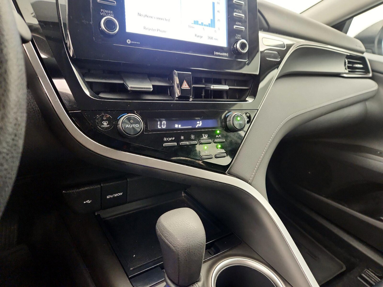 Toyota Camry Hybrid LE 2022