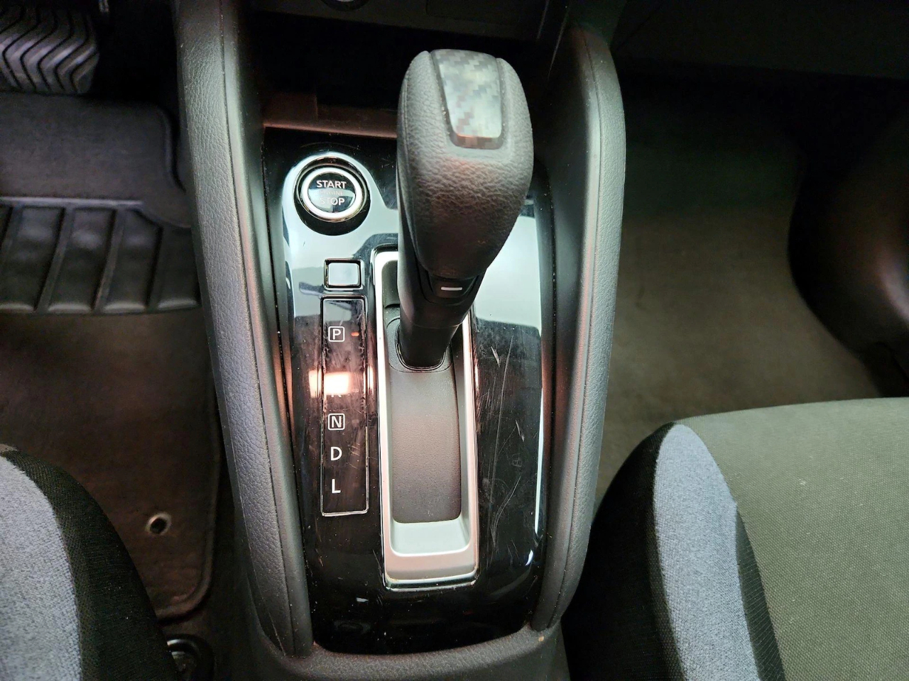 Nissan Versa SV 2025