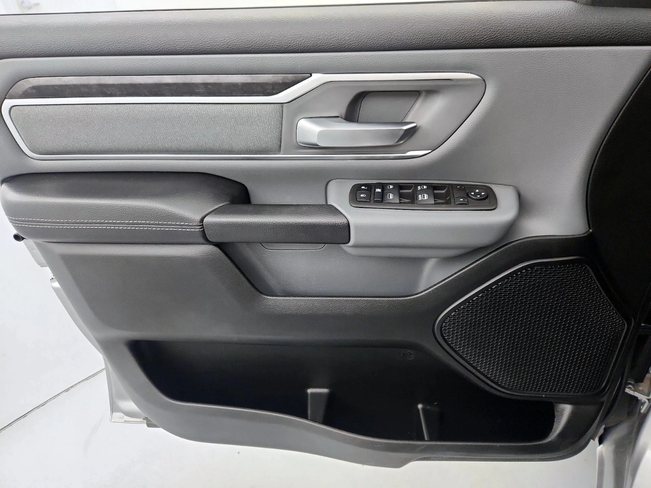 RAM 1500 Big Horn Crew Cab SWB 4WD 2022