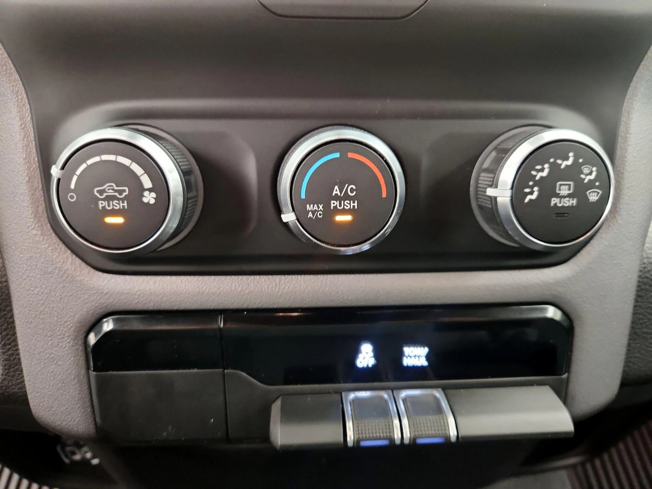 RAM 1500 Big Horn Crew Cab SWB 4WD 2022