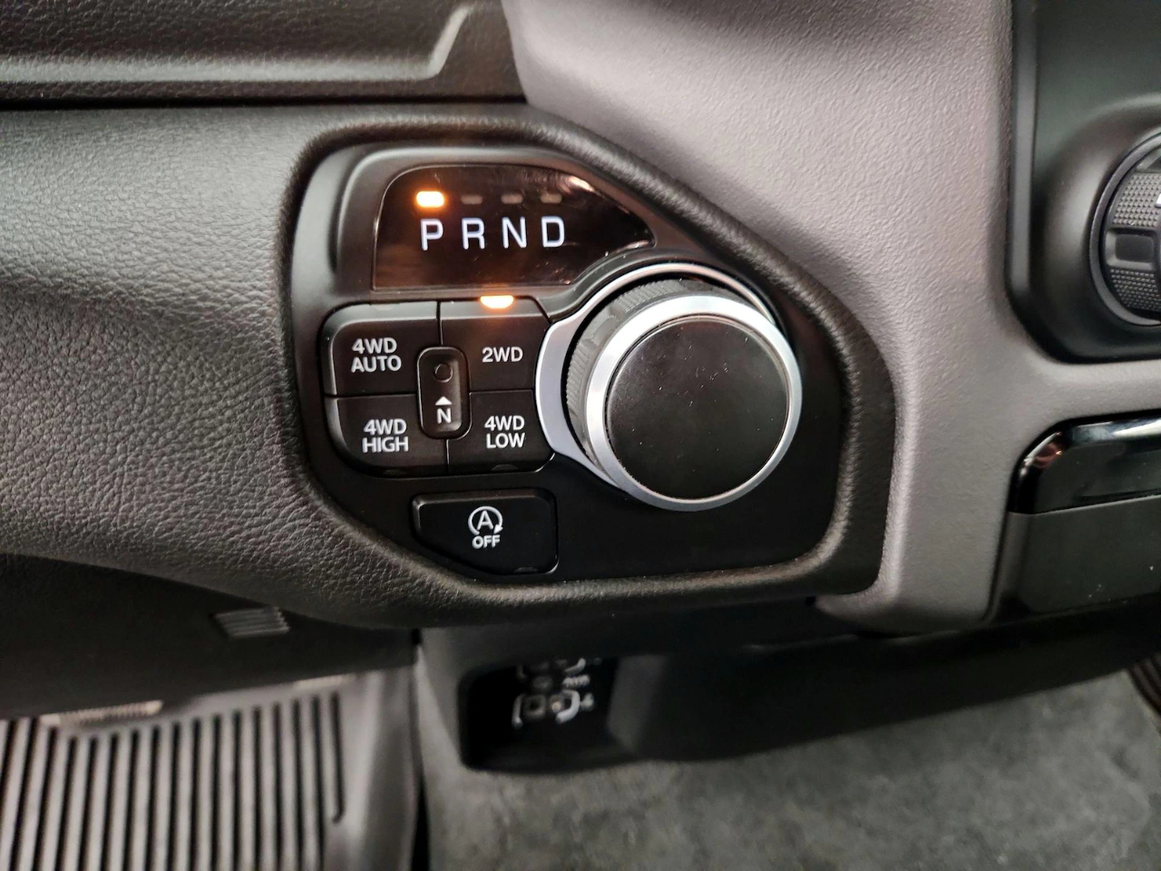 RAM 1500 Big Horn Crew Cab SWB 4WD 2022