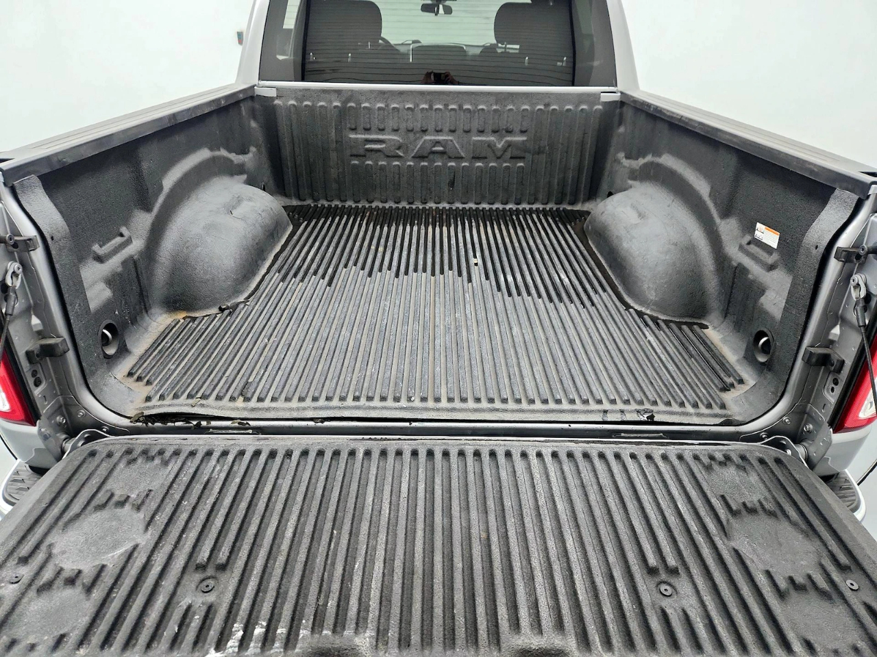 RAM 1500 Big Horn Crew Cab SWB 4WD 2022