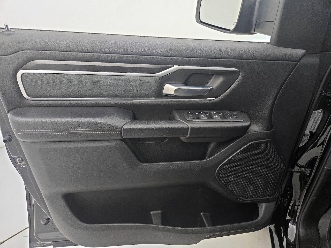 RAM 1500 Big Horn Crew Cab SWB 4WD 2022