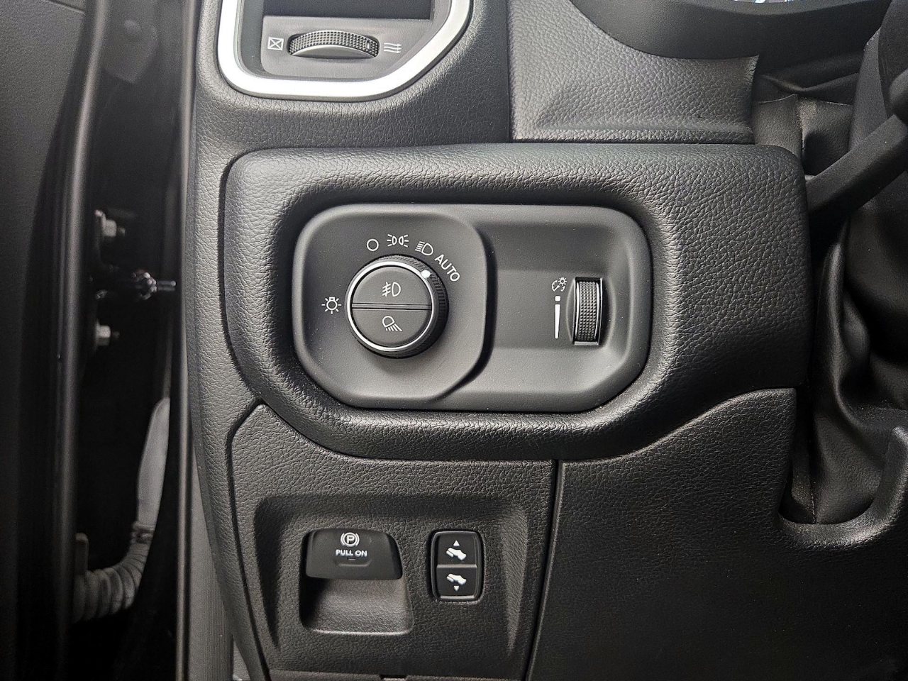 RAM 1500 Big Horn Crew Cab SWB 4WD 2022