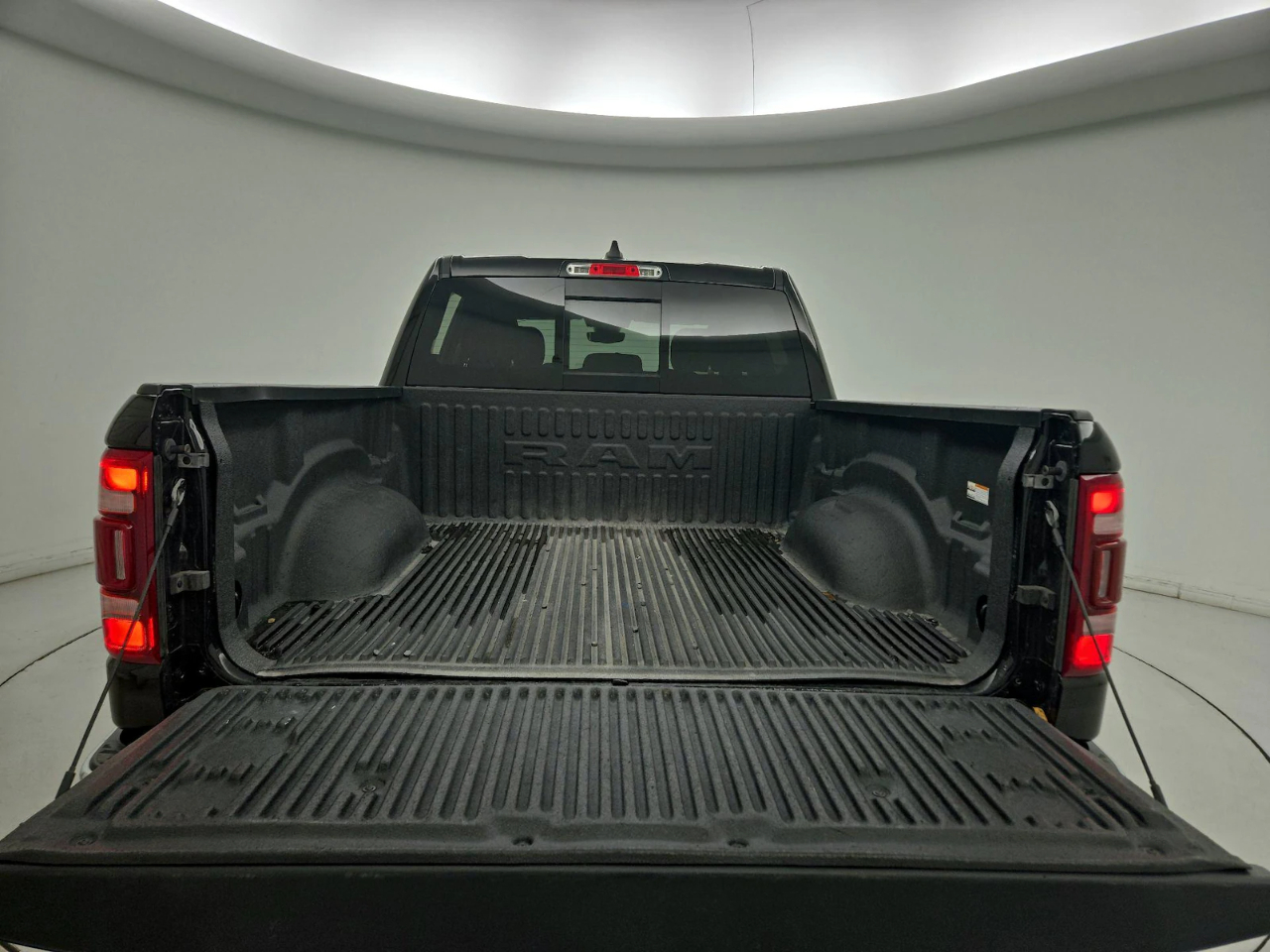 RAM 1500 Big Horn Crew Cab SWB 4WD 2022