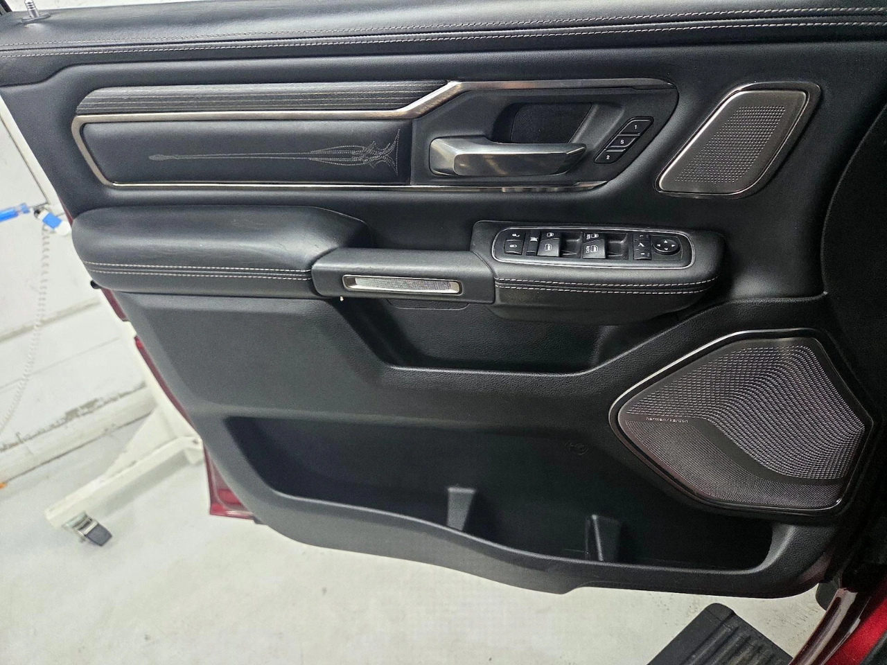 RAM 1500 Laramie Crew Cab SWB 4WD 2018