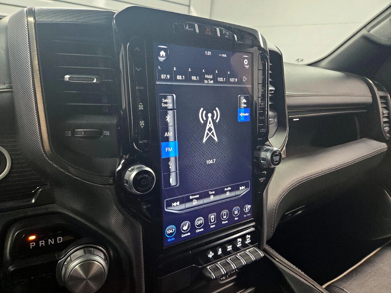 RAM 1500 Laramie Crew Cab SWB 4WD 2018
