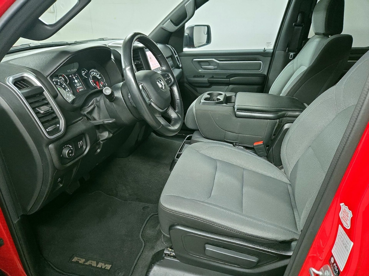 RAM 1500 Big Horn Crew Cab SWB 4WD 2023