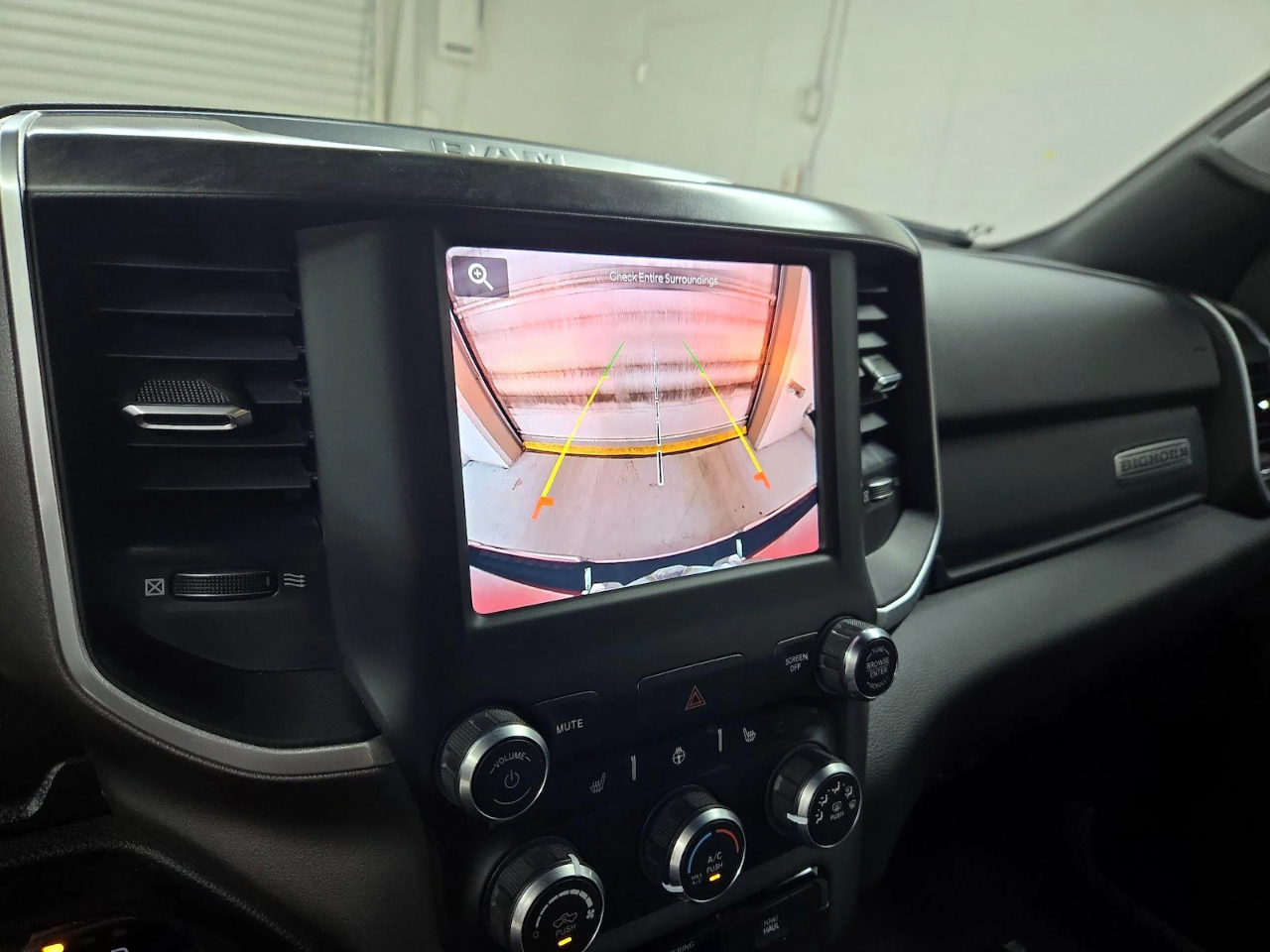 RAM 1500 Big Horn Crew Cab SWB 4WD 2023