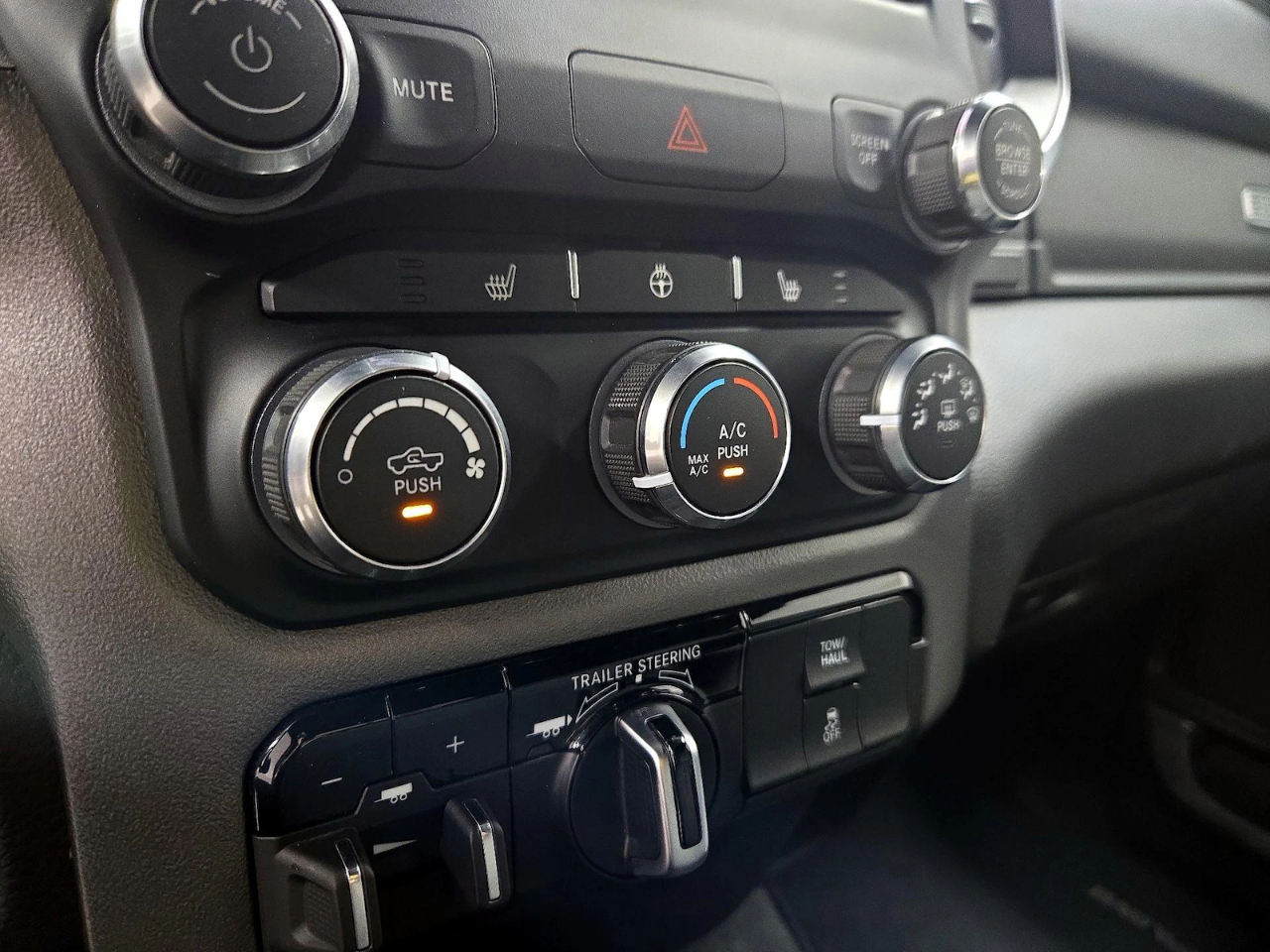 RAM 1500 Big Horn Crew Cab SWB 4WD 2023