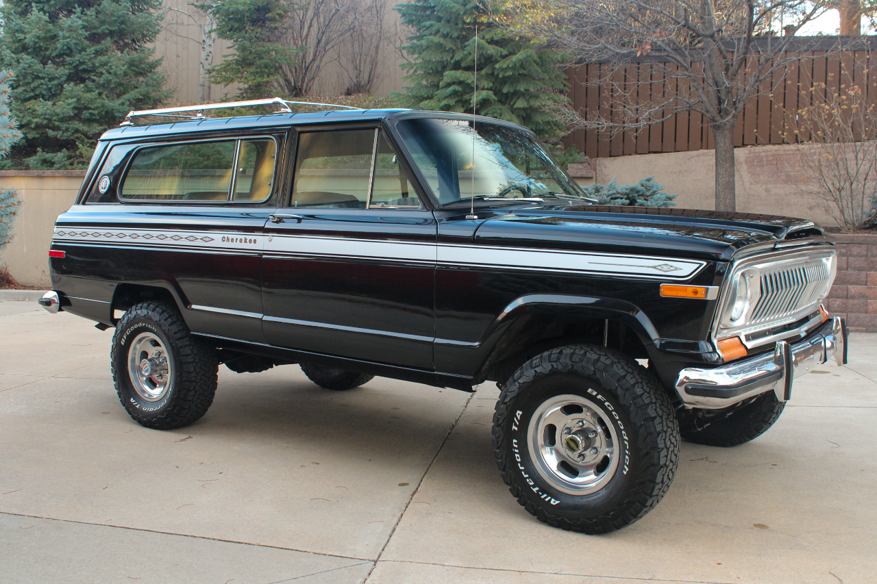 Jeep Cherokee  1975