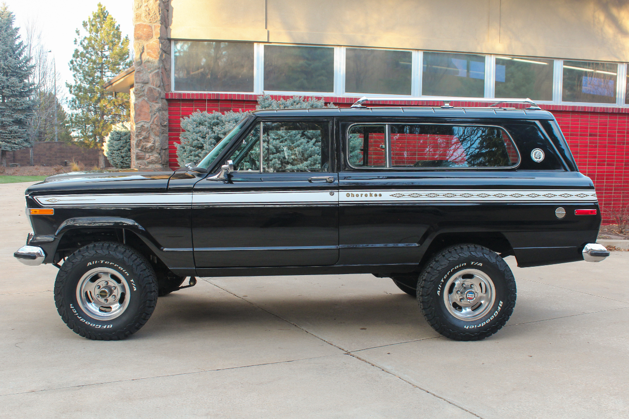 Jeep Cherokee  1975