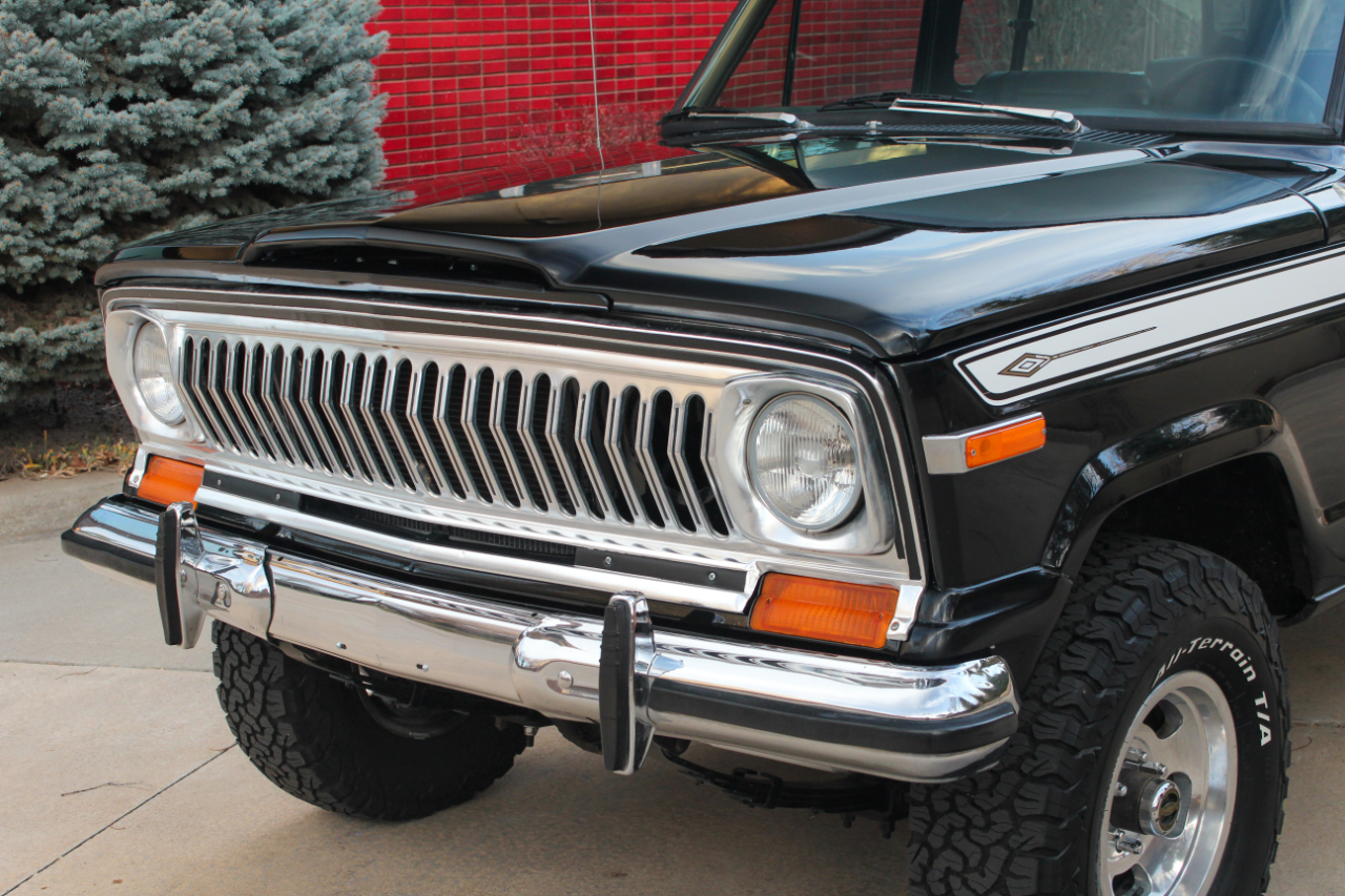 Jeep Cherokee  1975