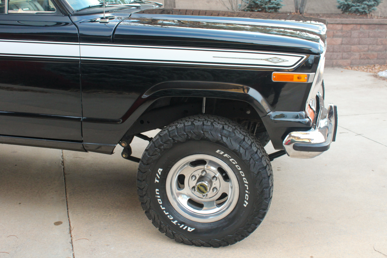 Jeep Cherokee  1975