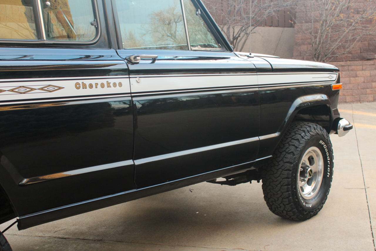 Jeep Cherokee  1975