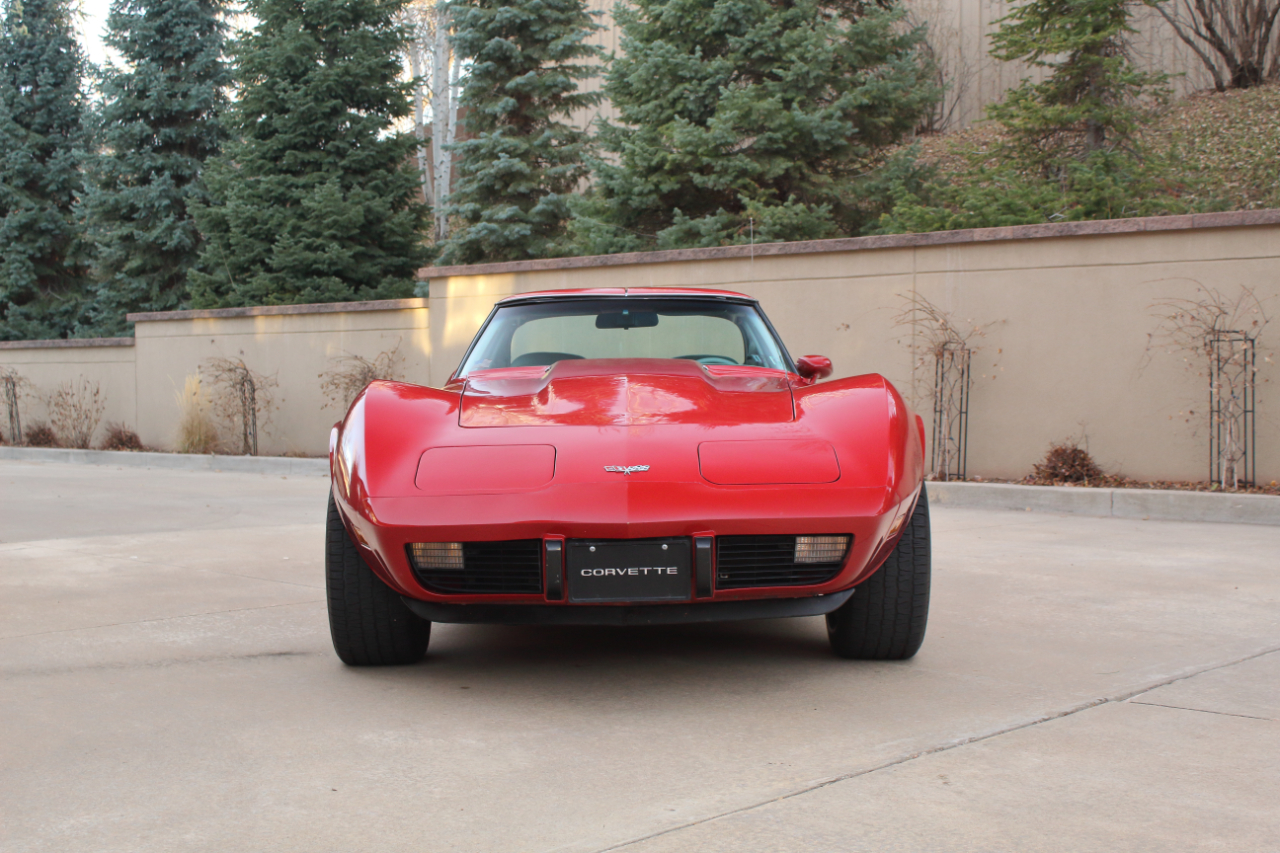 Chevrolet Corvette  1977