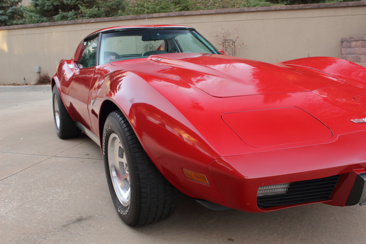 Chevrolet Corvette  1977