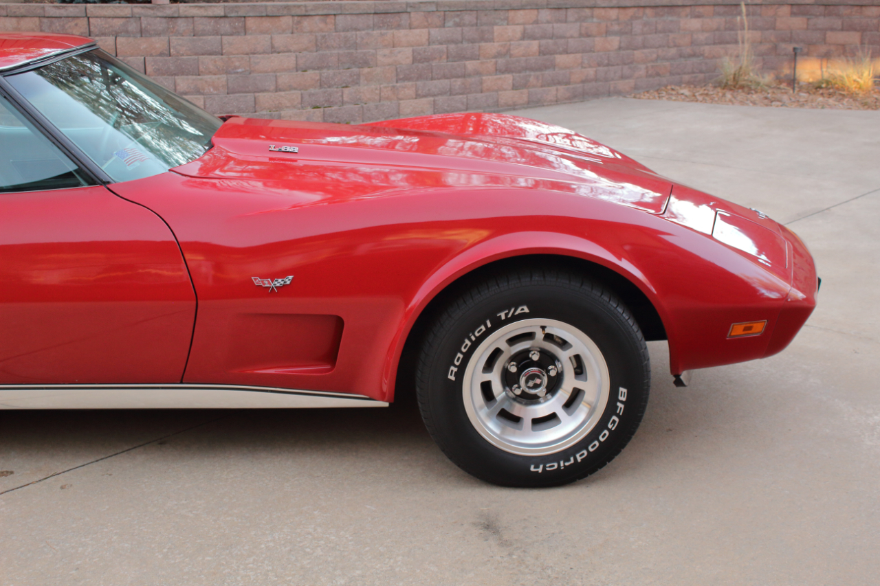 Chevrolet Corvette  1977