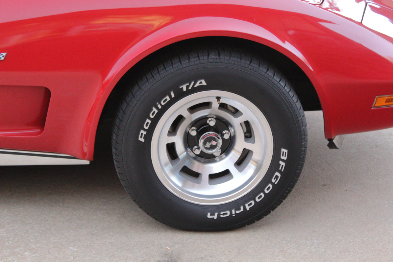 Chevrolet Corvette  1977