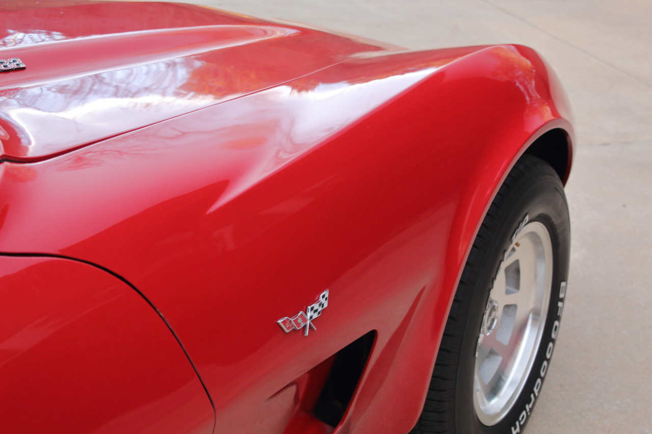 Chevrolet Corvette  1977