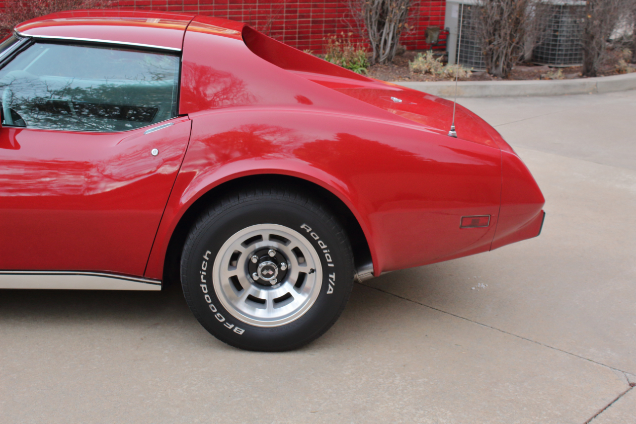 Chevrolet Corvette  1977