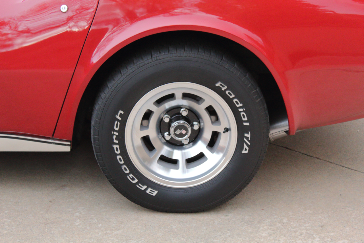 Chevrolet Corvette  1977