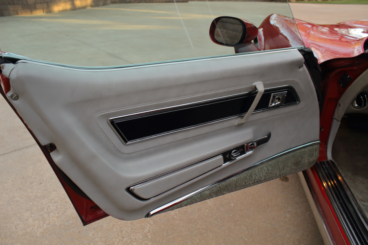 Chevrolet Corvette  1977