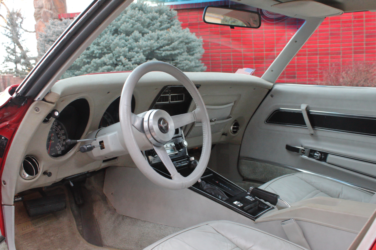 Chevrolet Corvette  1977