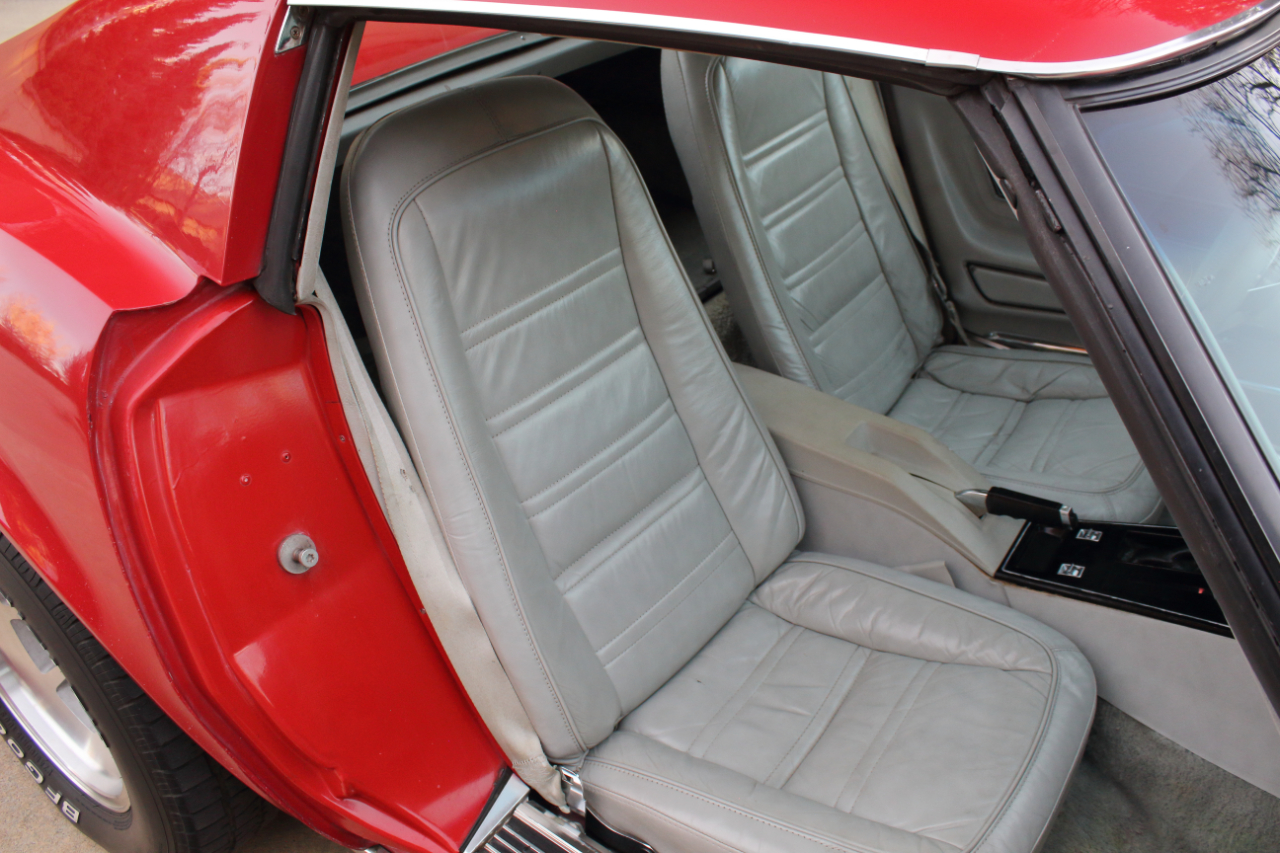 Chevrolet Corvette  1977